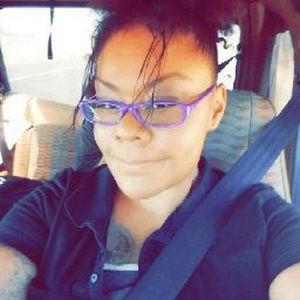 Meet your Posher, Desiree a